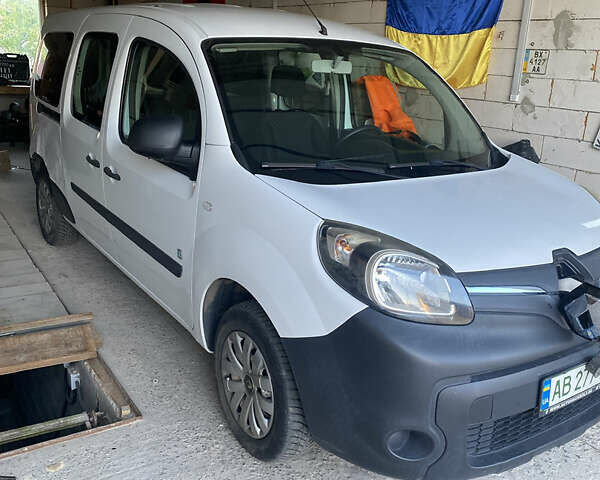 Белый Рено Кенгу, объемом двигателя 0 л и пробегом 54 тыс. км за 6500 $, фото 19 на Automoto.ua