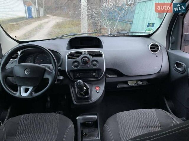 Білий Рено Кєнгу, об'ємом двигуна 1.46 л та пробігом 218 тис. км за 9600 $, фото 6 на Automoto.ua