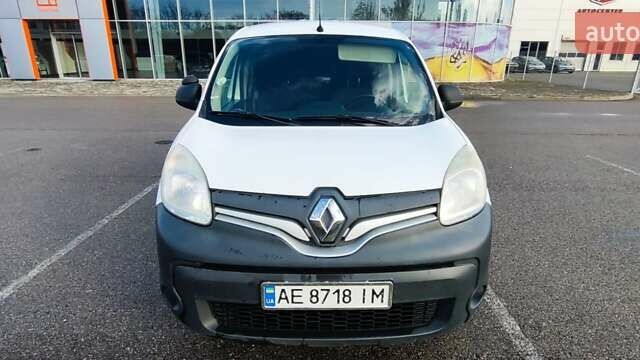 Белый Рено Кенгу, объемом двигателя 1.5 л и пробегом 268 тыс. км за 9000 $, фото 3 на Automoto.ua