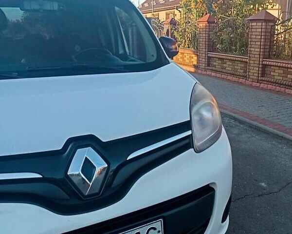 Рено Кєнгу 2014 у Дубно на Automoto.ua Білий Рено Кєнгу, об'ємом двигуна 1.46 л та пробігом 345 тис. км за 8800 $, фото 86 на Automoto.ua