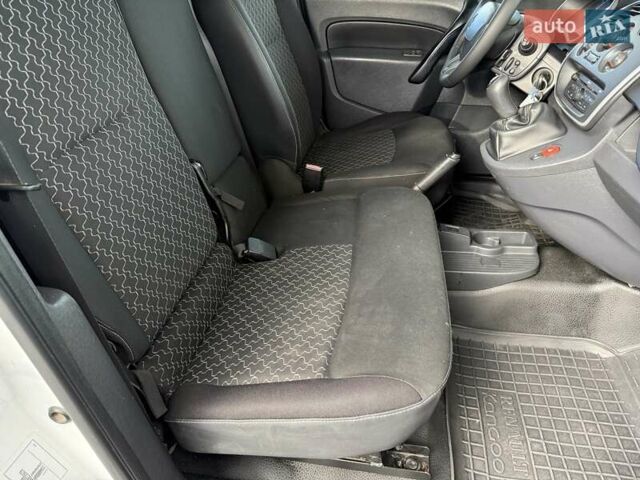 Рено Кєнгу 2014 у Одесі на Automoto.ua Білий Рено Кєнгу, об'ємом двигуна 1.5 л та пробігом 217 тис. км за 7500 $, фото 18 на Automoto.ua