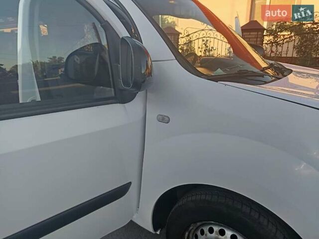 Рено Кєнгу 2014 у Дубно на Automoto.ua Білий Рено Кєнгу, об'ємом двигуна 1.46 л та пробігом 345 тис. км за 8800 $, фото 32 на Automoto.ua