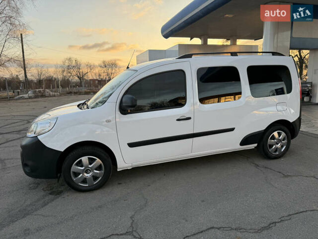 Белый Рено Кенгу, объемом двигателя 1.5 л и пробегом 190 тыс. км за 11799 $, фото 27 на Automoto.ua