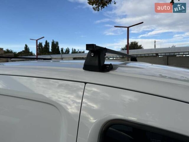 Рено Кєнгу 2014 у Одесі на Automoto.ua Білий Рено Кєнгу, об'ємом двигуна 1.5 л та пробігом 217 тис. км за 7500 $, фото 17 на Automoto.ua