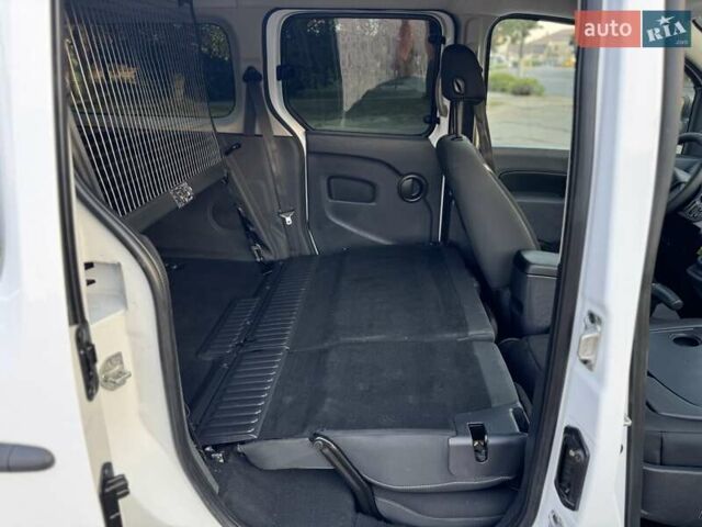 Белый Рено Кенгу, объемом двигателя 1.5 л и пробегом 173 тыс. км за 11600 $, фото 77 на Automoto.ua