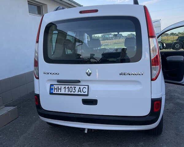 Белый Рено Кенгу, объемом двигателя 1.46 л и пробегом 170 тыс. км за 12700 $, фото 1 на Automoto.ua