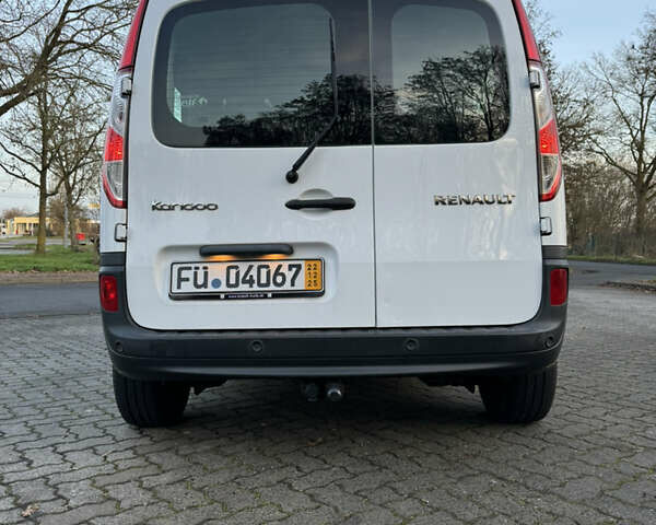 Белый Рено Кенгу, объемом двигателя 1.5 л и пробегом 186 тыс. км за 10699 $, фото 29 на Automoto.ua