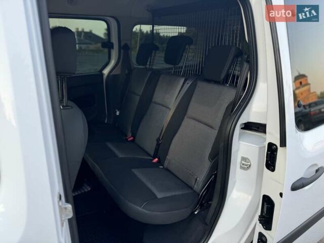 Белый Рено Кенгу, объемом двигателя 1.5 л и пробегом 173 тыс. км за 11600 $, фото 43 на Automoto.ua