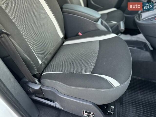 Белый Рено Кенгу, объемом двигателя 1.5 л и пробегом 173 тыс. км за 11600 $, фото 70 на Automoto.ua