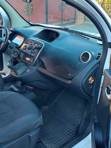 Рено Кєнгу 2014 у Дубно на Automoto.ua Білий Рено Кєнгу, об'ємом двигуна 1.46 л та пробігом 345 тис. км за 8800 $, фото 80 на Automoto.ua