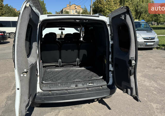 Белый Рено Кенгу, объемом двигателя 1.46 л и пробегом 233 тыс. км за 10300 $, фото 7 на Automoto.ua