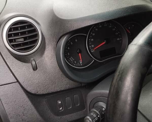 Белый Рено Кенгу, объемом двигателя 1.46 л и пробегом 397 тыс. км за 7500 $, фото 10 на Automoto.ua