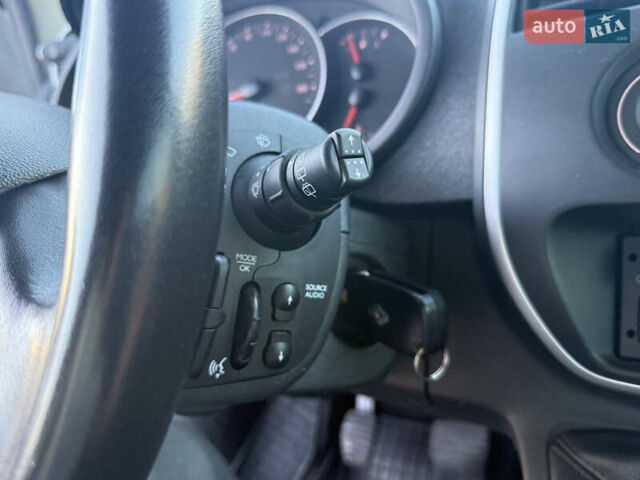 Белый Рено Кенгу, объемом двигателя 1.46 л и пробегом 215 тыс. км за 9800 $, фото 23 на Automoto.ua