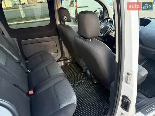 Белый Рено Кенгу, объемом двигателя 1.5 л и пробегом 190 тыс. км за 11799 $, фото 47 на Automoto.ua