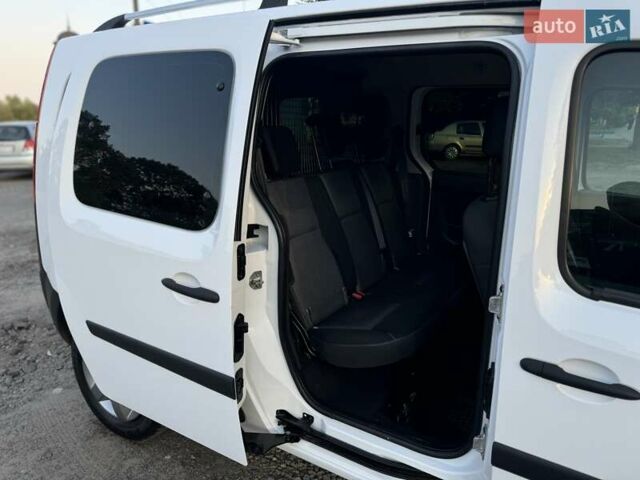 Белый Рено Кенгу, объемом двигателя 1.5 л и пробегом 173 тыс. км за 11600 $, фото 60 на Automoto.ua