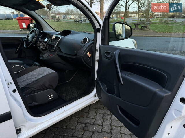 Белый Рено Кенгу, объемом двигателя 1.5 л и пробегом 186 тыс. км за 10699 $, фото 65 на Automoto.ua