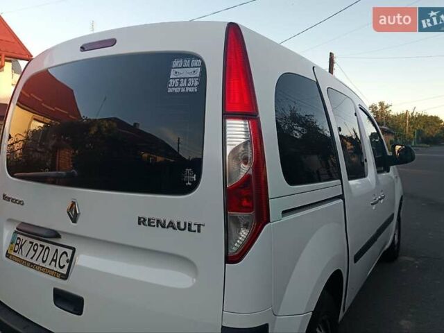 Рено Кєнгу 2014 у Дубно на Automoto.ua Білий Рено Кєнгу, об'ємом двигуна 1.46 л та пробігом 345 тис. км за 8800 $, фото 16 на Automoto.ua