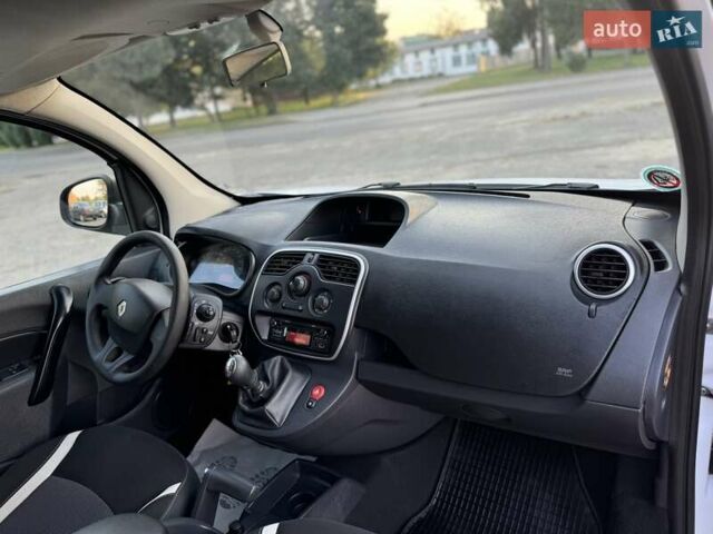 Белый Рено Кенгу, объемом двигателя 1.5 л и пробегом 173 тыс. км за 11600 $, фото 72 на Automoto.ua