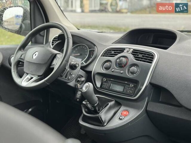 Белый Рено Кенгу, объемом двигателя 1.5 л и пробегом 255 тыс. км за 9800 $, фото 24 на Automoto.ua