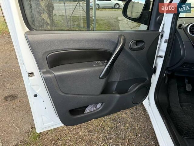 Рено Кєнгу 2014 у Одесі на Automoto.ua Білий Рено Кєнгу, об'ємом двигуна 1.5 л та пробігом 217 тис. км за 7500 $, фото 11 на Automoto.ua