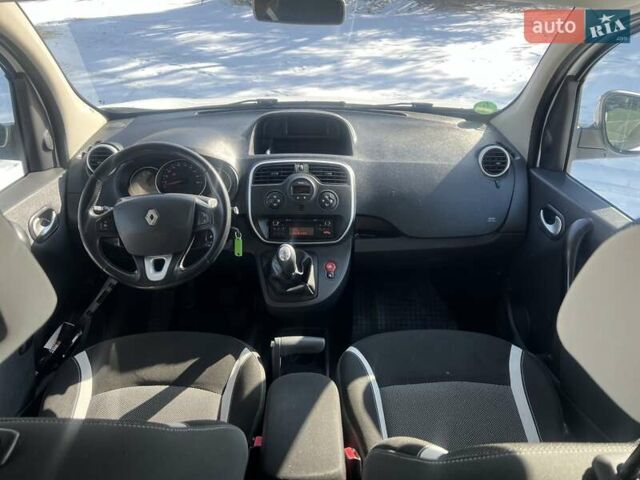 Белый Рено Кенгу, объемом двигателя 1.5 л и пробегом 220 тыс. км за 10800 $, фото 21 на Automoto.ua