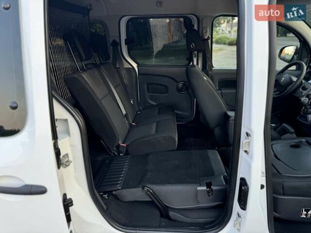 Белый Рено Кенгу, объемом двигателя 1.5 л и пробегом 173 тыс. км за 11600 $, фото 74 на Automoto.ua