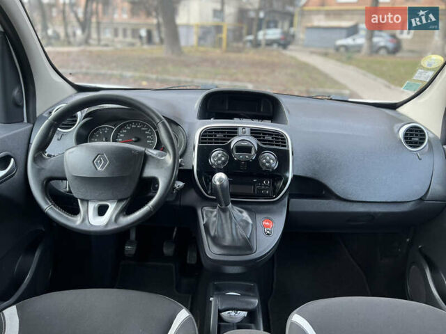 Белый Рено Кенгу, объемом двигателя 1.5 л и пробегом 265 тыс. км за 9800 $, фото 14 на Automoto.ua