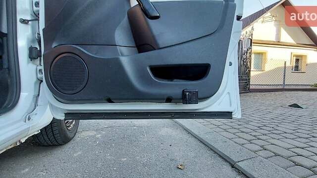 Рено Кєнгу 2014 у Дубно на Automoto.ua Білий Рено Кєнгу, об'ємом двигуна 1.46 л та пробігом 345 тис. км за 8800 $, фото 78 на Automoto.ua