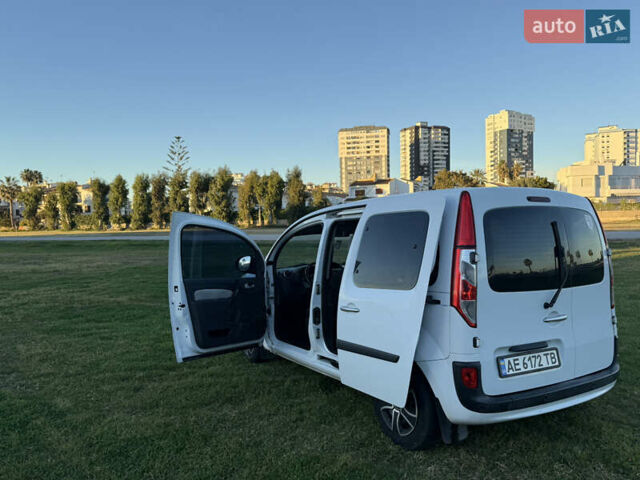 Белый Рено Кенгу, объемом двигателя 1.46 л и пробегом 215 тыс. км за 9800 $, фото 16 на Automoto.ua