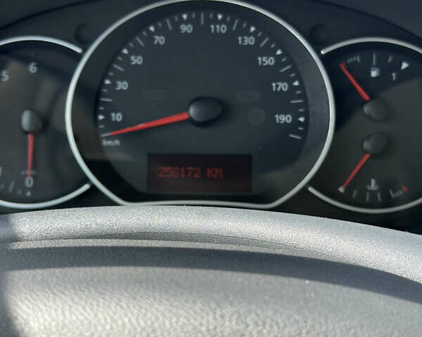 Белый Рено Кенгу, объемом двигателя 0 л и пробегом 256 тыс. км за 10100 $, фото 5 на Automoto.ua