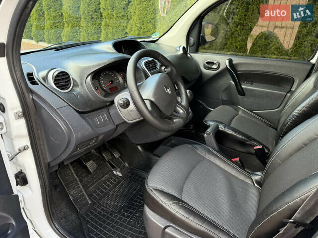 Білий Рено Кєнгу, об'ємом двигуна 1.5 л та пробігом 247 тис. км за 11700 $, фото 15 на Automoto.ua