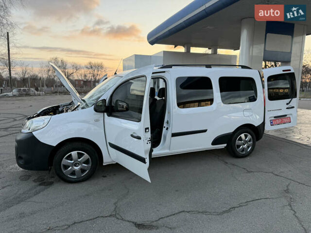 Белый Рено Кенгу, объемом двигателя 1.5 л и пробегом 190 тыс. км за 11799 $, фото 104 на Automoto.ua