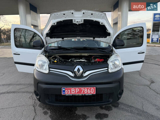 Белый Рено Кенгу, объемом двигателя 1.5 л и пробегом 190 тыс. км за 11799 $, фото 88 на Automoto.ua