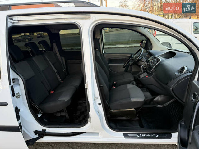 Белый Рено Кенгу, объемом двигателя 1.5 л и пробегом 190 тыс. км за 11799 $, фото 40 на Automoto.ua