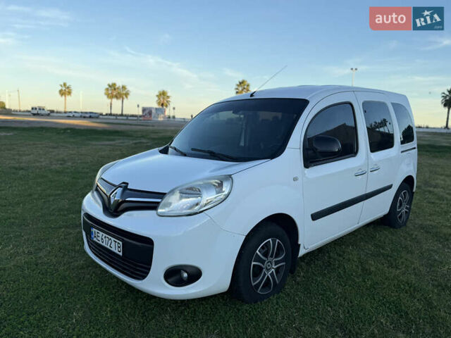Белый Рено Кенгу, объемом двигателя 1.46 л и пробегом 215 тыс. км за 9800 $, фото 3 на Automoto.ua