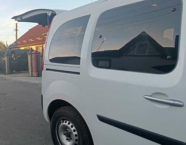 Рено Кєнгу 2014 у Дубно на Automoto.ua Білий Рено Кєнгу, об'ємом двигуна 1.46 л та пробігом 345 тис. км за 8800 $, фото 14 на Automoto.ua