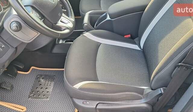 Рено Кенгу 2014 в Новоархангельске на Automoto.ua Белый Рено Кенгу, объемом двигателя 1.5 л и пробегом 64 тыс. км за 12500 $, фото 131 на Automoto.ua