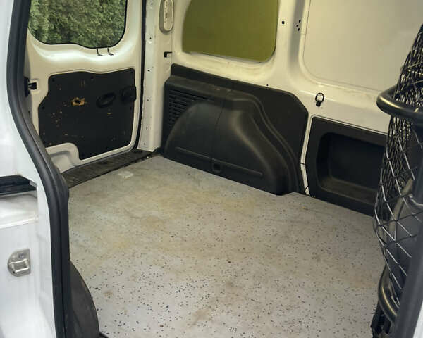 Білий Рено Кєнгу, об'ємом двигуна 0 л та пробігом 59 тис. км за 5800 $, фото 5 на Automoto.ua