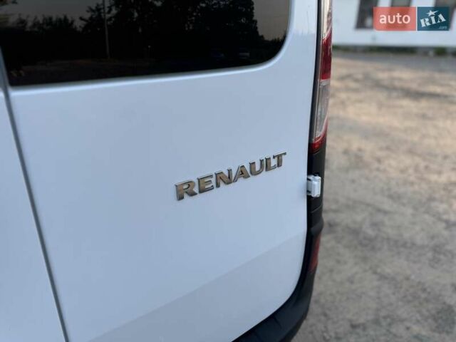 Белый Рено Кенгу, объемом двигателя 1.5 л и пробегом 173 тыс. км за 11600 $, фото 52 на Automoto.ua