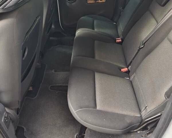 Белый Рено Кенгу, объемом двигателя 1.5 л и пробегом 250 тыс. км за 11100 $, фото 5 на Automoto.ua
