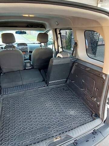 Рено Кєнгу 2014 у Дубно на Automoto.ua Білий Рено Кєнгу, об'ємом двигуна 1.46 л та пробігом 345 тис. км за 8800 $, фото 61 на Automoto.ua