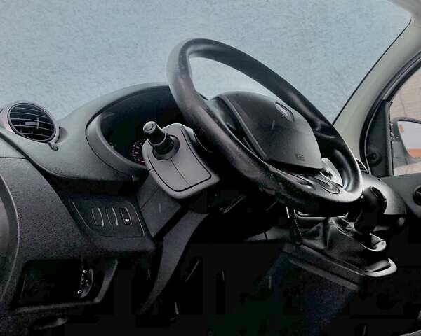 Белый Рено Кенгу, объемом двигателя 1.5 л и пробегом 90 тыс. км за 9200 $, фото 10 на Automoto.ua
