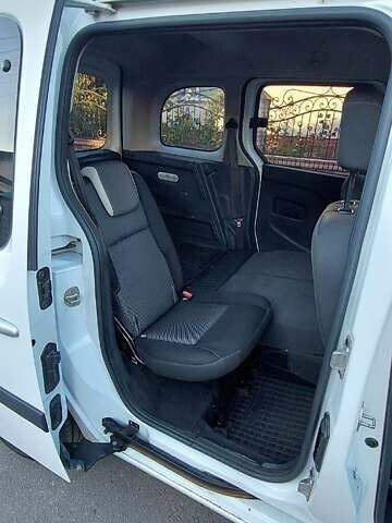 Рено Кєнгу 2014 у Дубно на Automoto.ua Білий Рено Кєнгу, об'ємом двигуна 1.46 л та пробігом 345 тис. км за 8800 $, фото 68 на Automoto.ua