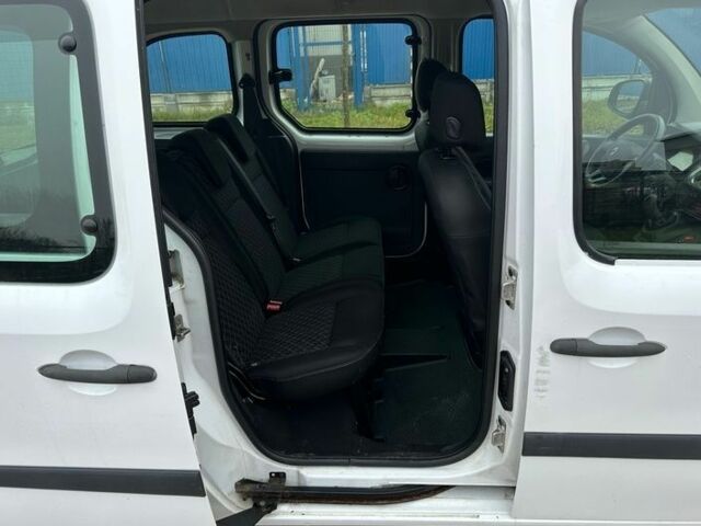 Белый Рено Кенгу, объемом двигателя 1.5 л и пробегом 204 тыс. км за 7900 $, фото 14 на Automoto.ua