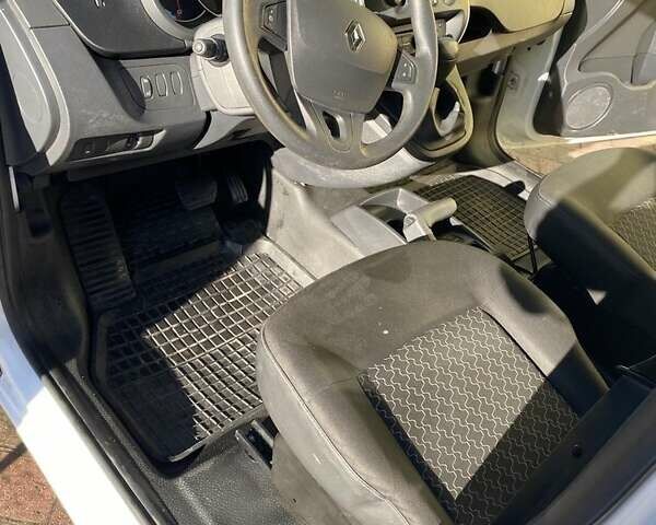 Білий Рено Кєнгу, об'ємом двигуна 0 л та пробігом 60 тис. км за 7249 $, фото 5 на Automoto.ua