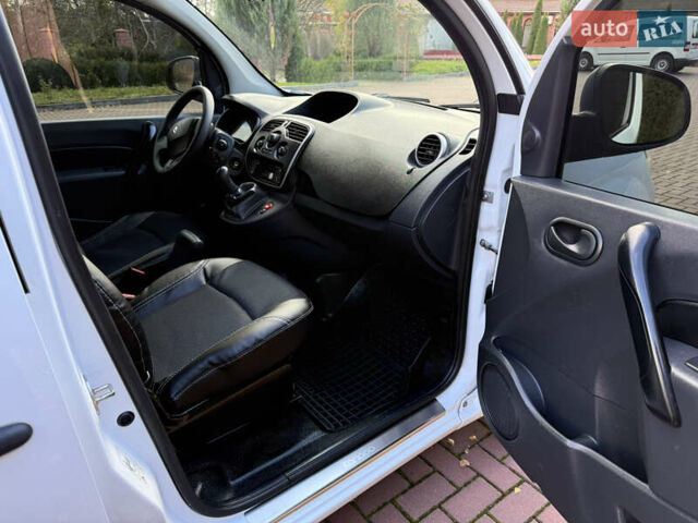 Білий Рено Кєнгу, об'ємом двигуна 1.5 л та пробігом 247 тис. км за 11700 $, фото 31 на Automoto.ua