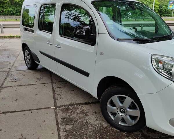 Білий Рено Кєнгу, об'ємом двигуна 1.5 л та пробігом 379 тис. км за 10900 $, фото 2 на Automoto.ua