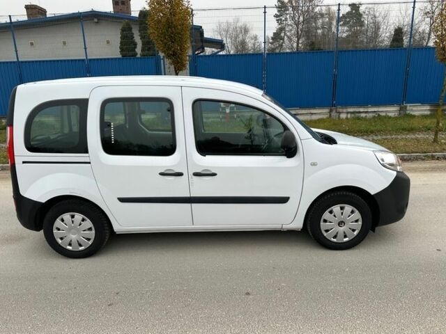 Белый Рено Кенгу, объемом двигателя 1.5 л и пробегом 204 тыс. км за 7900 $, фото 5 на Automoto.ua