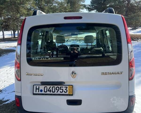 Белый Рено Кенгу, объемом двигателя 1.5 л и пробегом 220 тыс. км за 10800 $, фото 7 на Automoto.ua