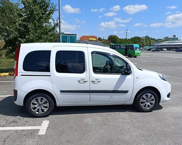 Белый Рено Кенгу, объемом двигателя 1.46 л и пробегом 312 тыс. км за 8800 $, фото 2 на Automoto.ua